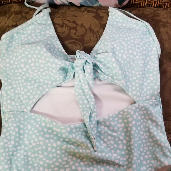 Shein one piece swimsuit - Picture 2 of 6